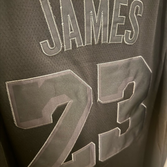Nike LeBron James MVP Blackout Lakers Jersey #23 Stitched - Picture 3 of 3